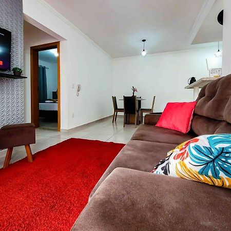 Bem No Centro, Cozinha Completa, Varanda E Garagem Pocos de Caldas Bagian luar foto