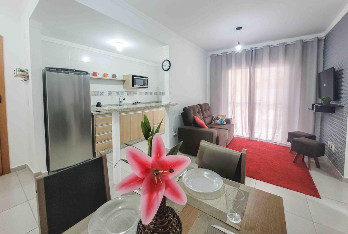 Bem No Centro, Cozinha Completa, Varanda E Garagem Pocos de Caldas Bagian luar foto