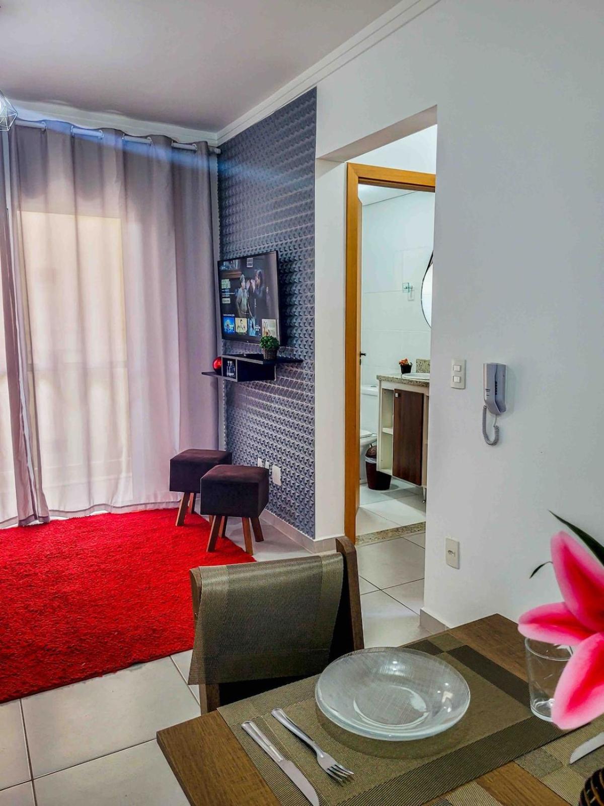 Bem No Centro, Cozinha Completa, Varanda E Garagem Pocos de Caldas Bagian luar foto