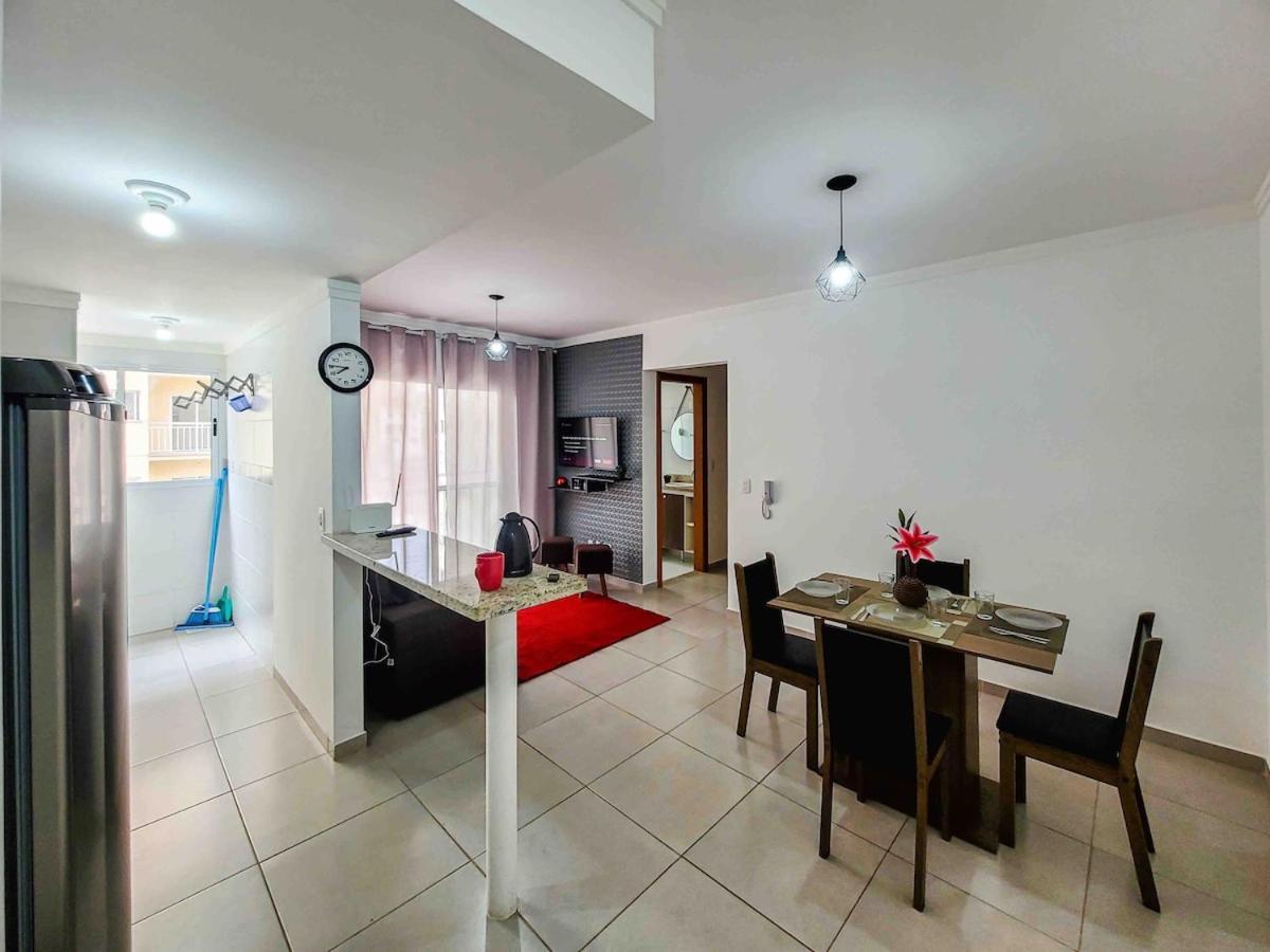 Bem No Centro, Cozinha Completa, Varanda E Garagem Pocos de Caldas Bagian luar foto