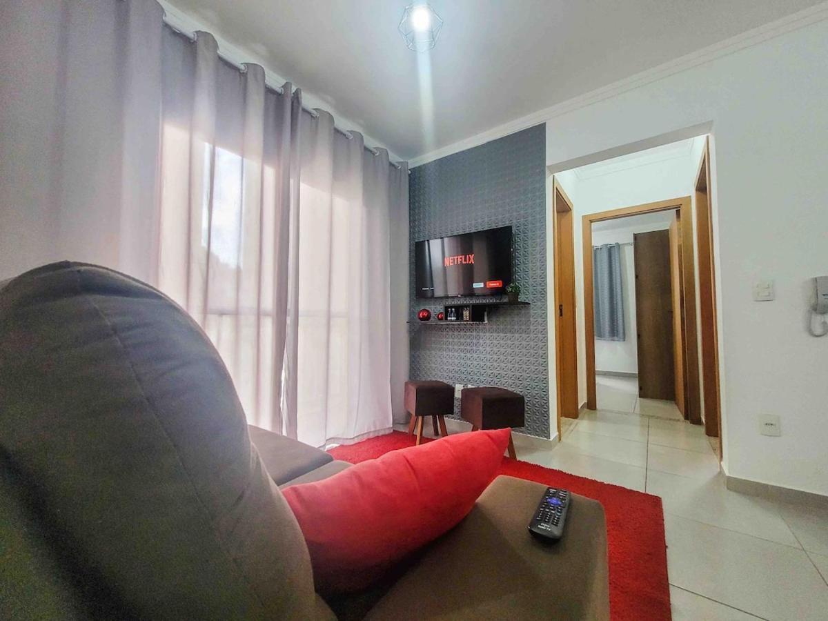 Bem No Centro, Cozinha Completa, Varanda E Garagem Pocos de Caldas Bagian luar foto
